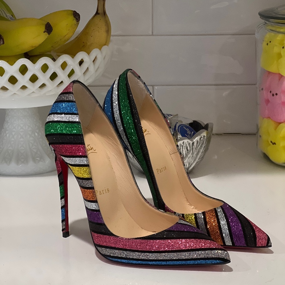 Color striped red bottoms